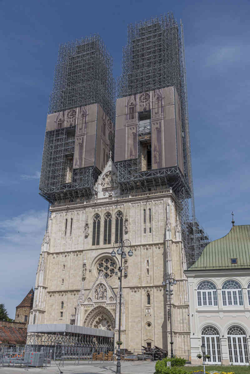 Croacia - Zagreb 05 - catedral de Zagreb.jpg
